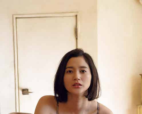 “巨乳すぎるレポーター”出口亜梨沙のバストに“超接近” 限界ギリギリで新たな魅力