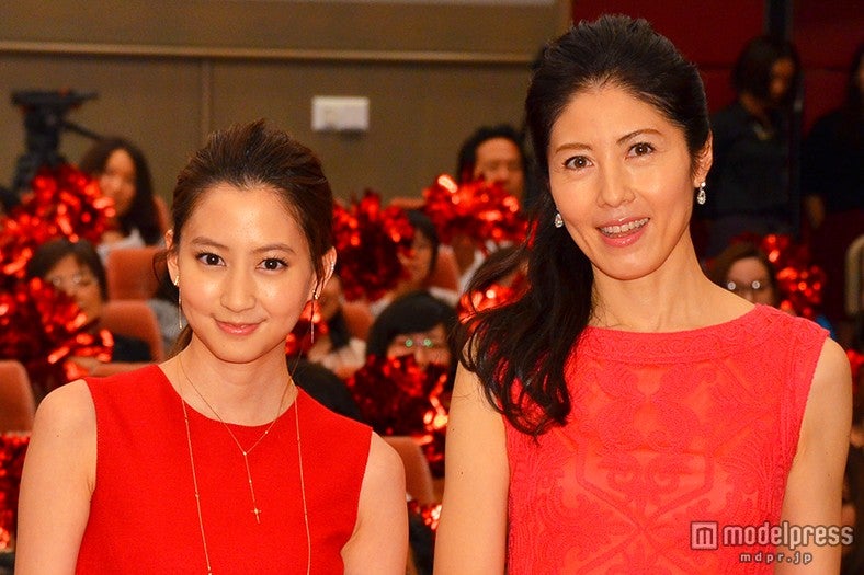 （左から）河北麻友子、小島慶子