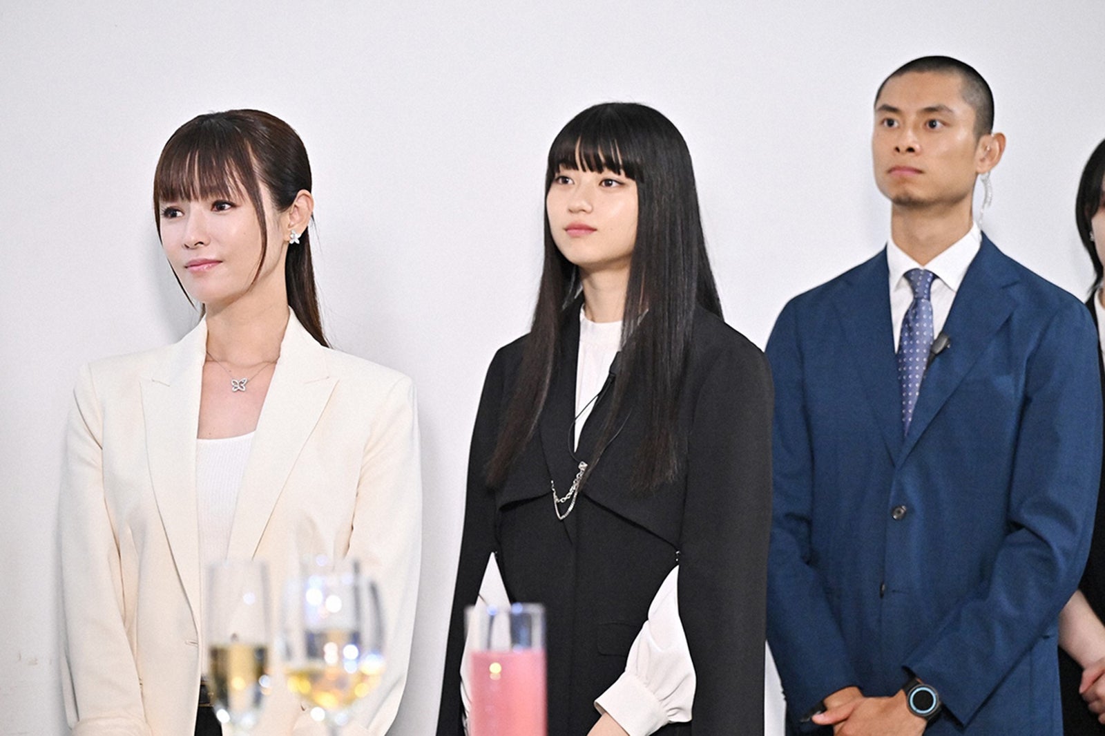 （左から）深田恭子、菊池日菜子、葵揚「１８／４０～ふたりなら夢も恋も～」第10話より（C）TBS