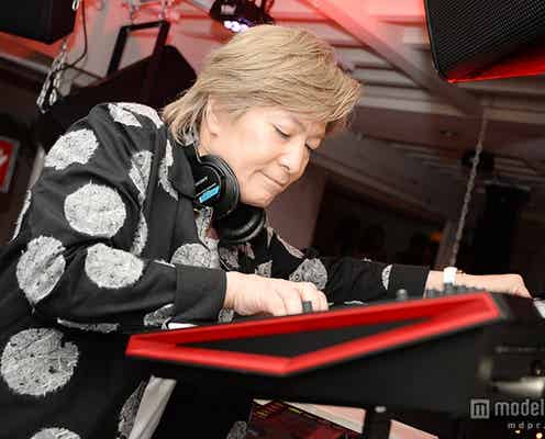 小室哲哉、globe「Is this love」など名曲で魅了 大人のラグジュアリー新パーティーにDJ出演