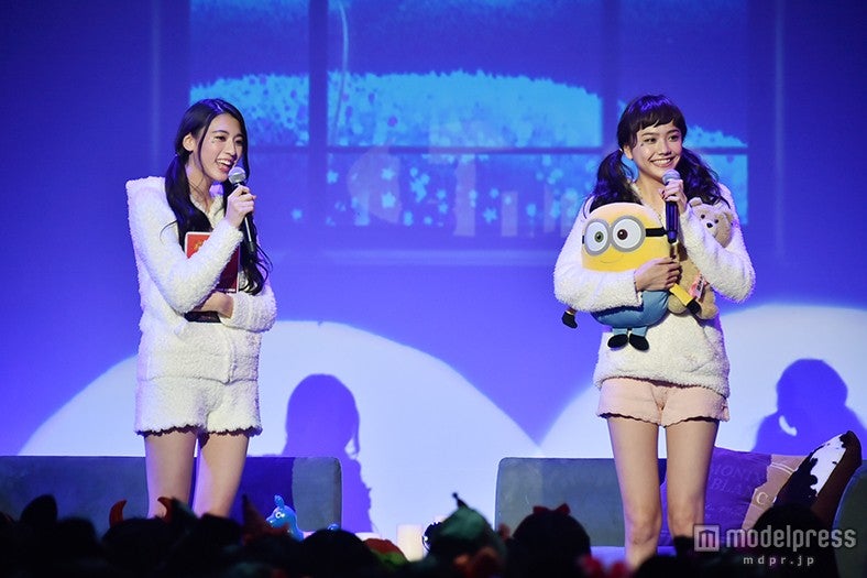 （左から）三吉彩花、松井愛莉