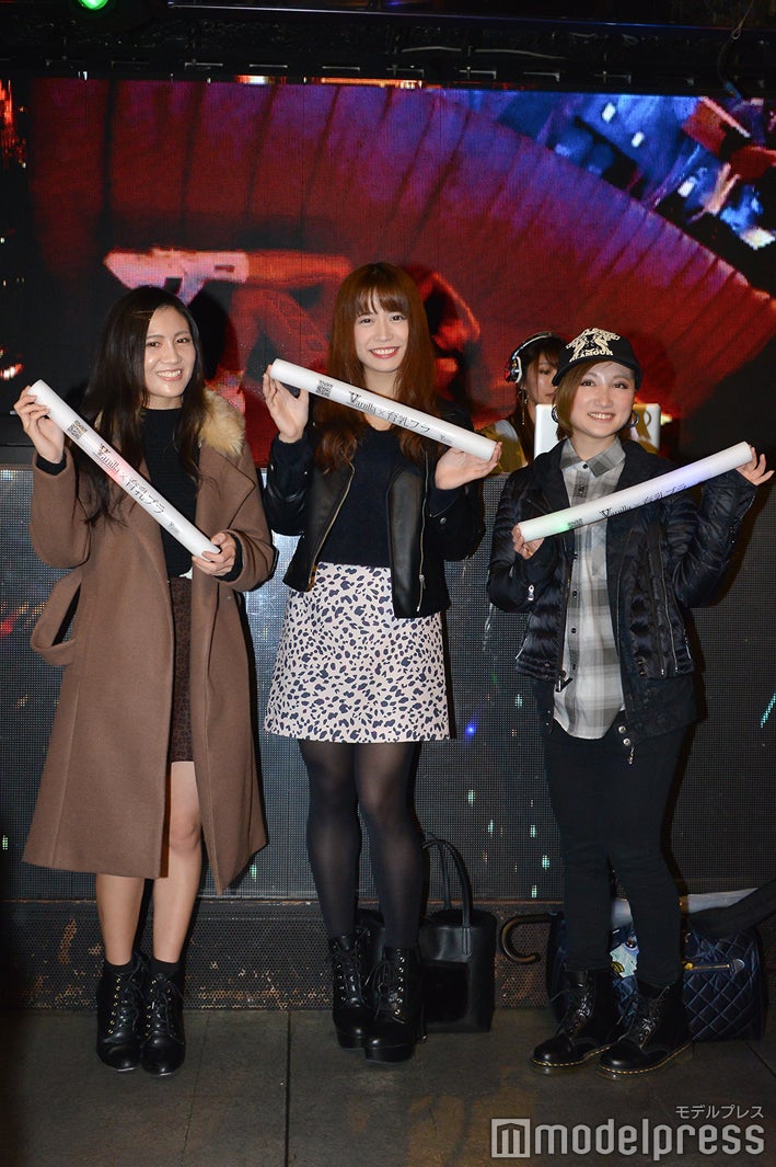 「片目惚れ-hitomebore-」メンバーも集結（C）モデルプレス