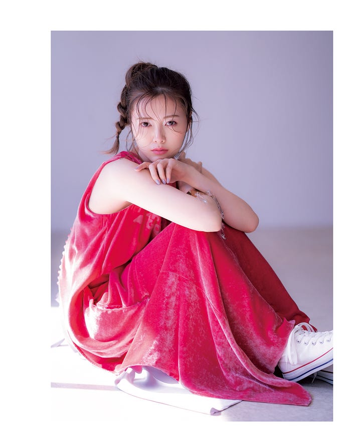 白石麻衣/「sweet」6月号(宝島社:提供画像)