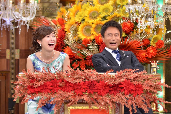 (左から)玉巻映美アナウンサー、浜田雅功(画像提供:毎日放送)