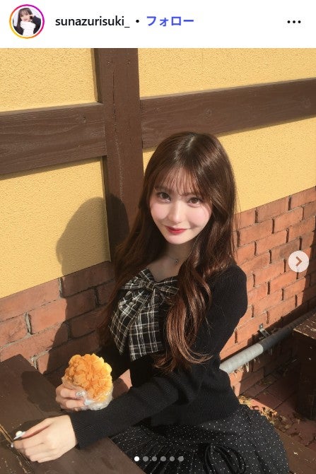 仮面高校生の妹で話題・すなずりかりん、ミニスカでスラリ美脚輝く「風が強くてスカート押さえるのに必死でした」