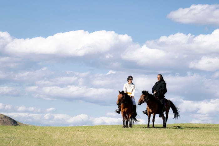 二宮和也、役所広司「VIVANT」第1話より(C)TBS