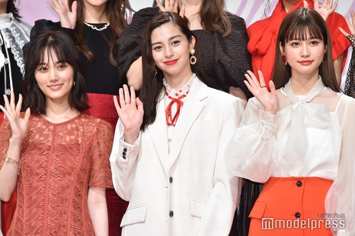 山下美月、中条あやみ、生見愛瑠 (C)モデルプレス