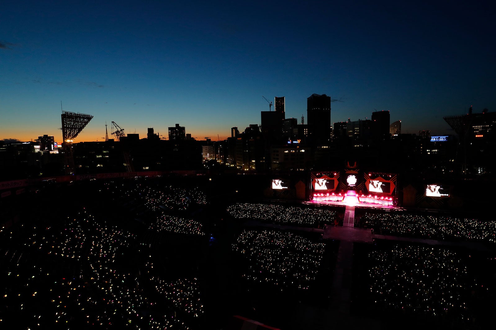 「AKB48グループ春のLIVEフェスin横浜スタジアム」（C）AKS