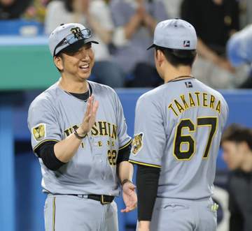 阪神 緊急降板のドリスは体の疲労 藤川監督「50試合投げてる」 決勝弾の高寺は急きょ先発抜てきだったと明かす「前川の状況も100％ではなかった」