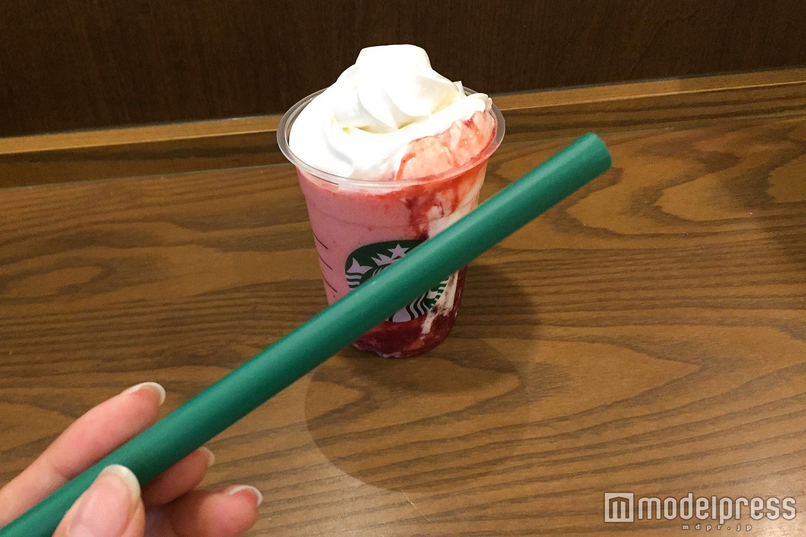 ワイドストロー（C）モデルプレス