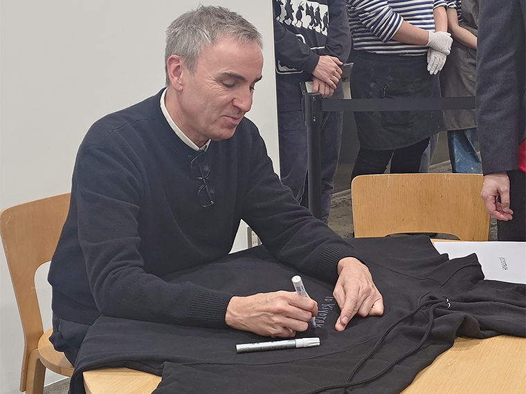 ドーバーストリートマーケットギンザ 「ラフ・シモンズ」のアーカイブピースや資料を販売