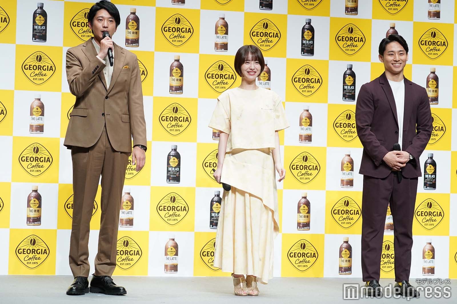 向井理、浜辺美波、河村勇輝選手（C）モデルプレス