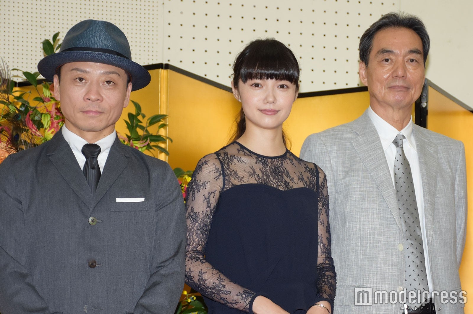 三宅弘城、宮崎あおい、長塚京三（C）モデルプレス