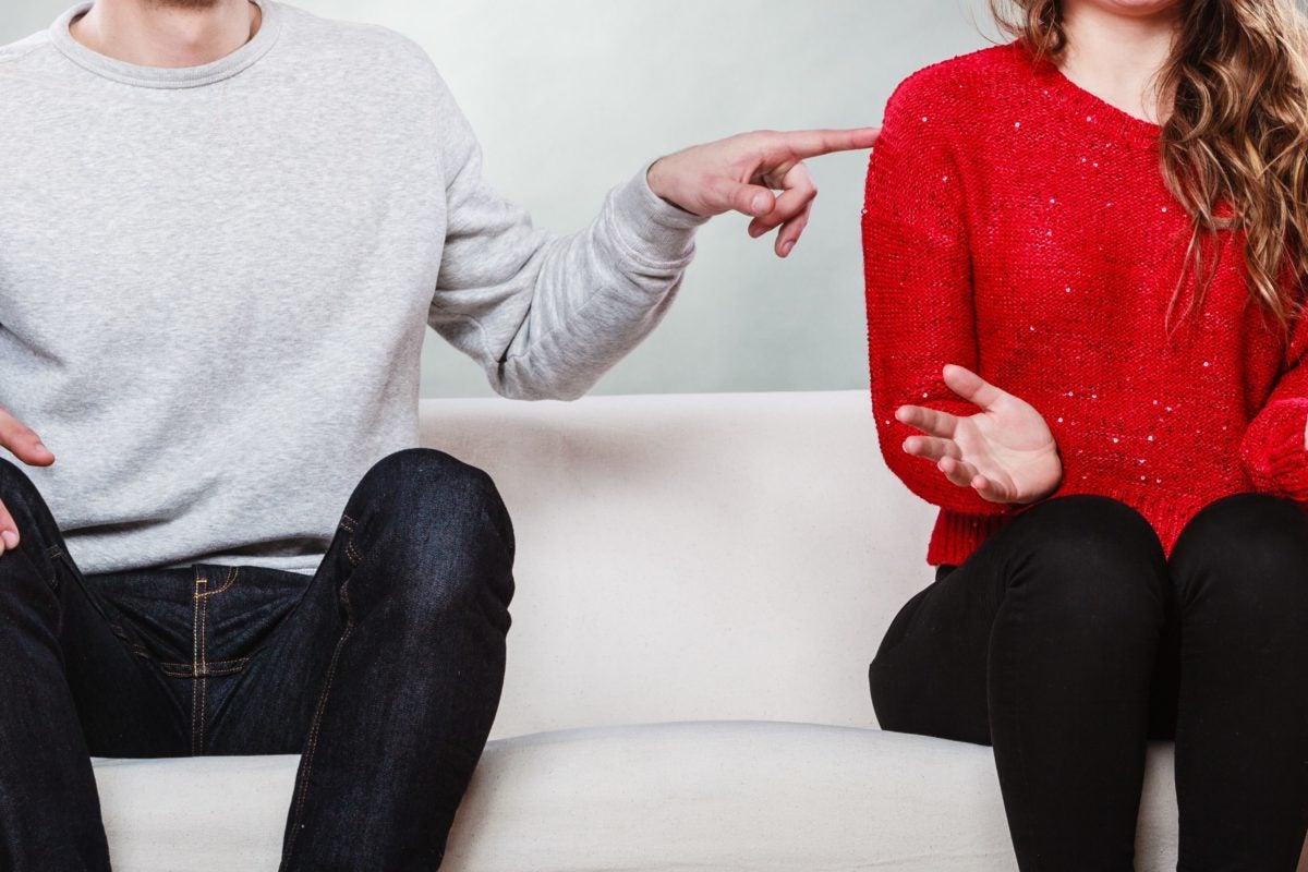 シャイな男性ってどんなアピールをしてる 本命女性にしか出さない3つのサイン モデルプレス