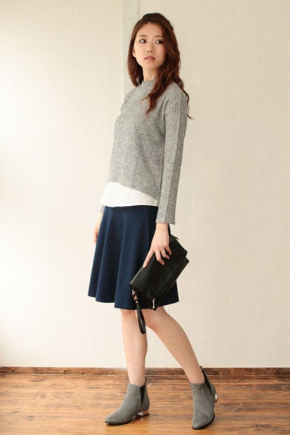 ボトルネックリブニットレイヤード風トップス「Re:EDIT by GALSTAR」3,298円（税込）／画像提供：Re:EDIT by GALSTAR