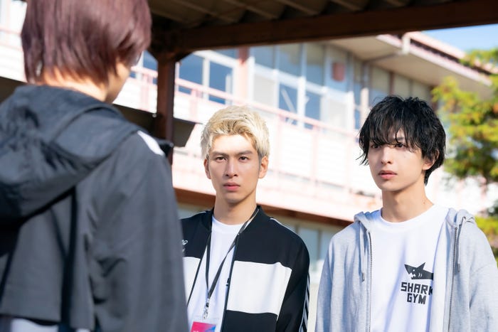 長谷川慎、木村慧人「レッドブルー」第6話(C)「レッドブルー」製作委員会・MBS(C)波切敦/小学館