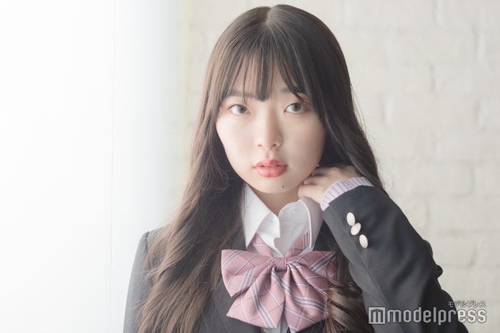 しま(C)モデルプレス