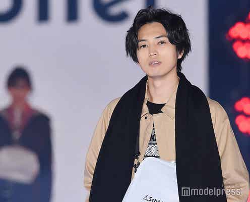 桐山漣、クールな出で立ちからの微笑みにキュン ガルアワ初ランウェイ<GirlsAward 2018 A/W>