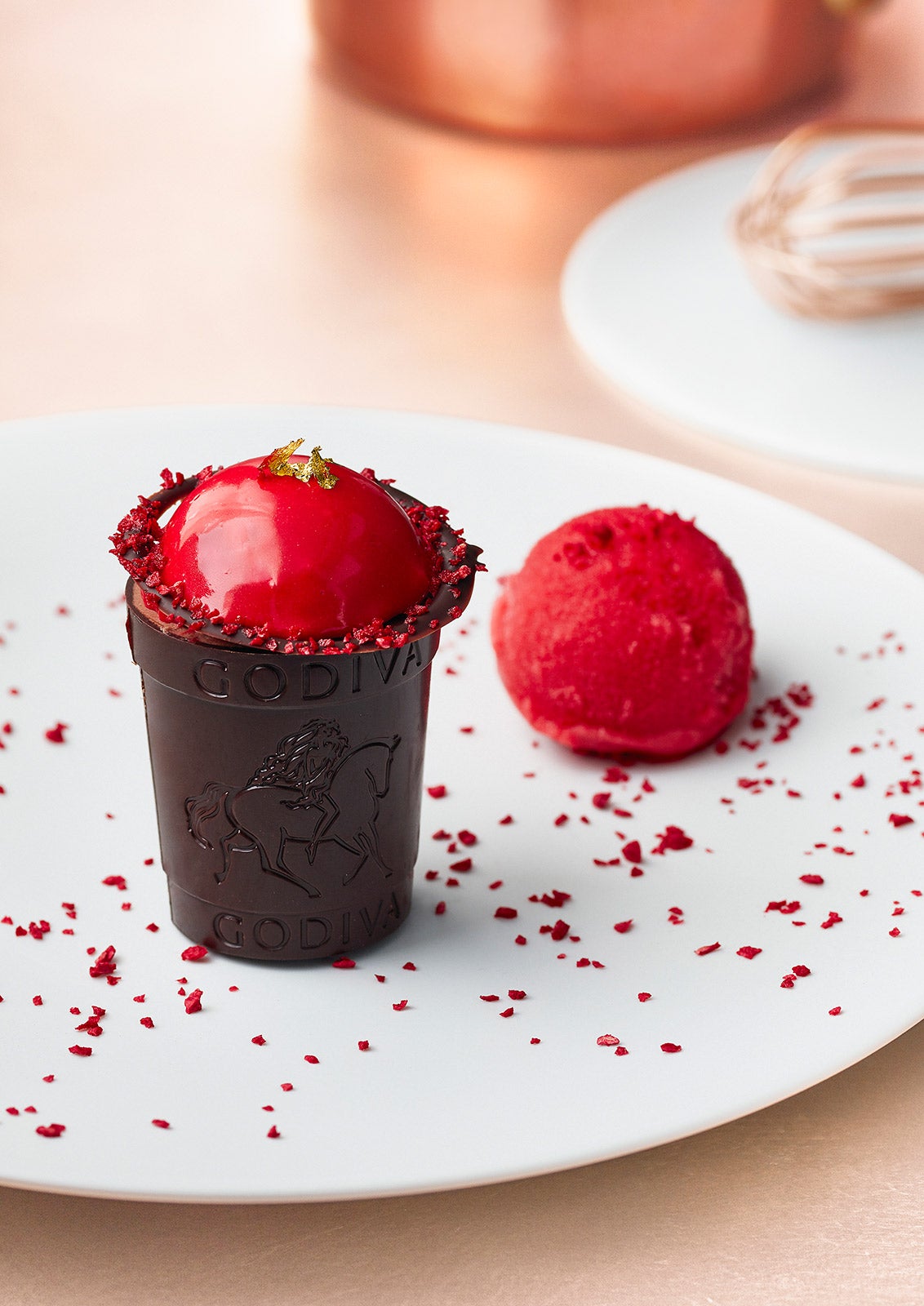 クープショコラ フランボワーズ※2月下旬までの期間限定／画像提供：ゴディバ ジャパン株式会社