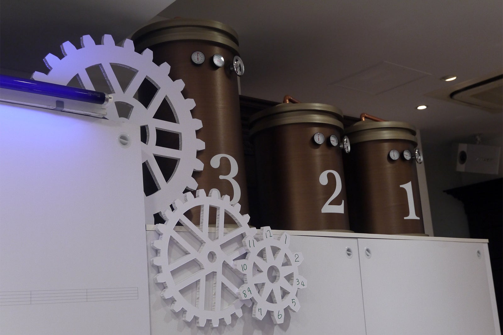 カフェ店内／画像提供：GINZA RAKUGAKI Cafe＆Bar by Pentel