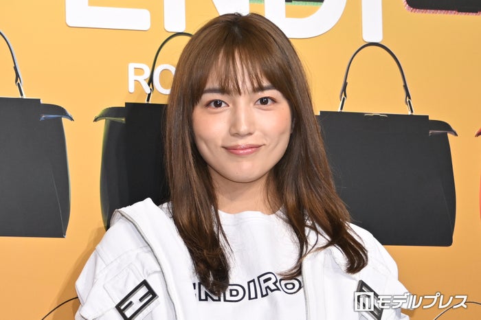 川口春奈、イタリアで美脚際立つ「スタイル抜群」「ポスターにして飾りたい」と反響