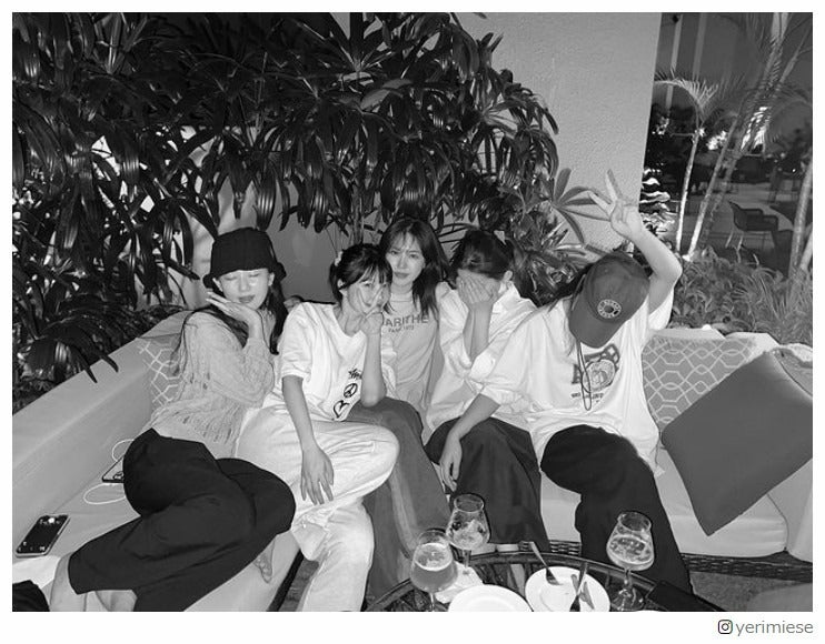 Red Velvet、貴重な“集合ショット投稿”に反響続々「至高の1枚」「愛しかない」