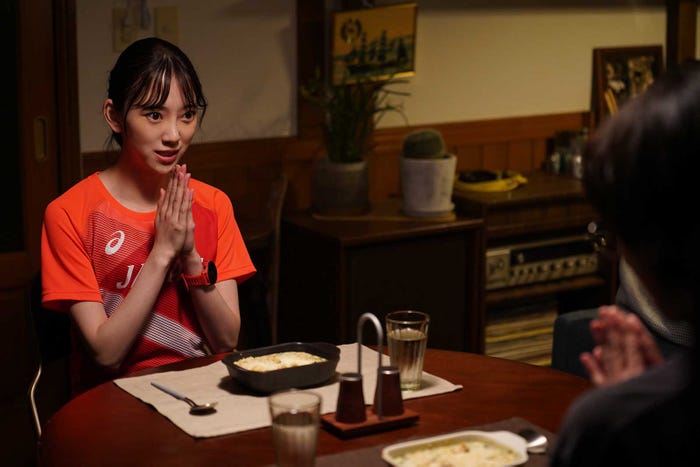 堀未央奈 (C)「妄想ごはん」製作委員会2021