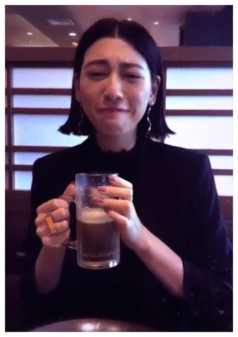 “ビールを味わう”三吉彩花に反響「いい呑みっぷり」「可愛すぎ」の声