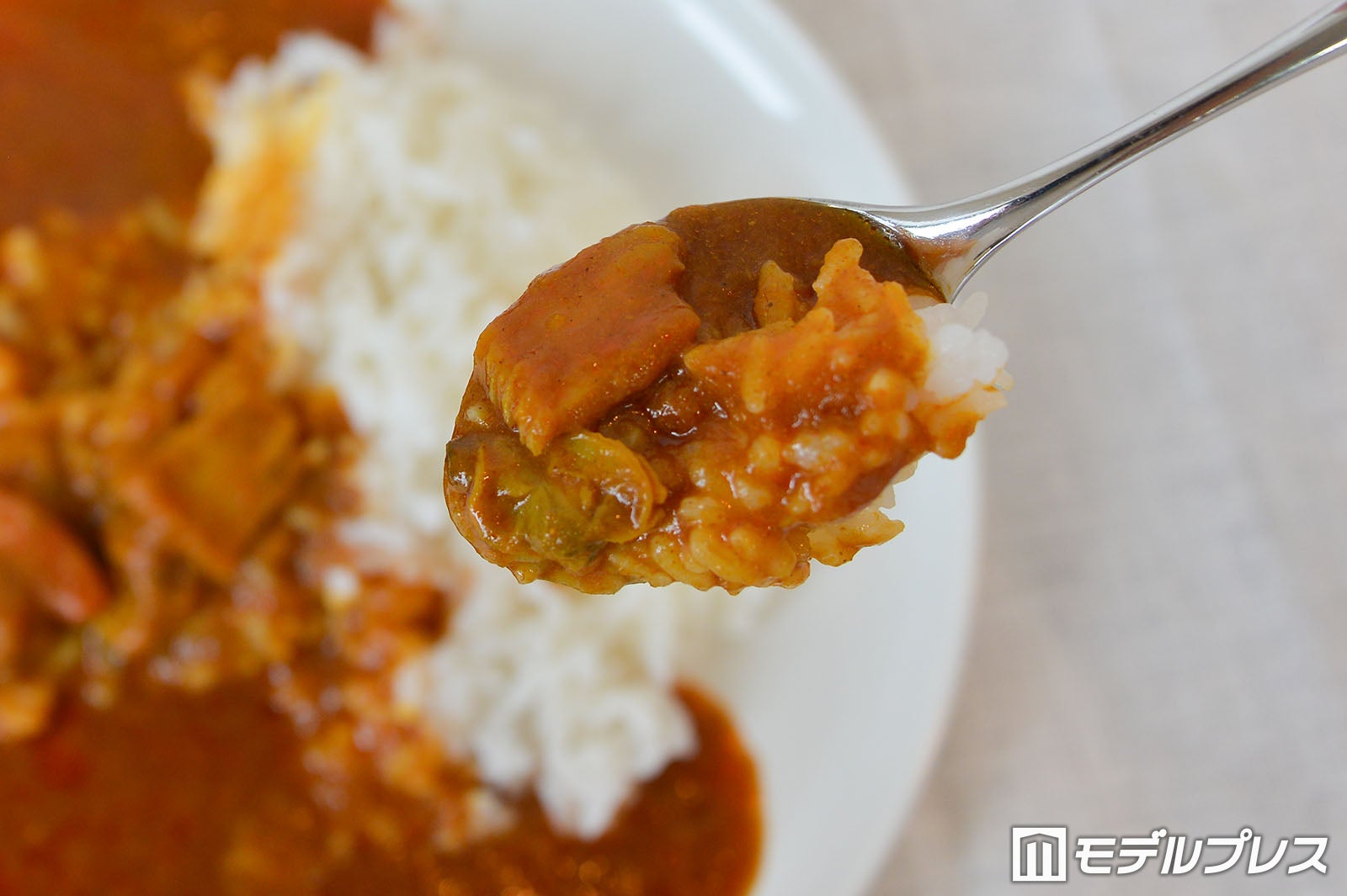 「あさりの旨みとスパイスが効いたシーフードカレー」（C）モデルプレス