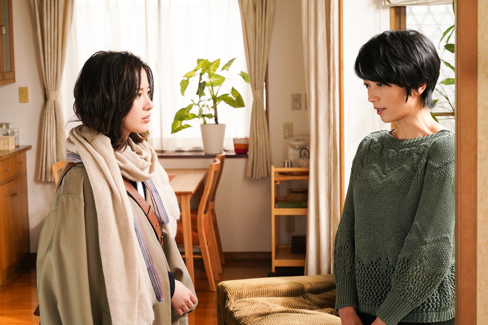 吉高由里子、遠藤久美子（C）日本テレビ