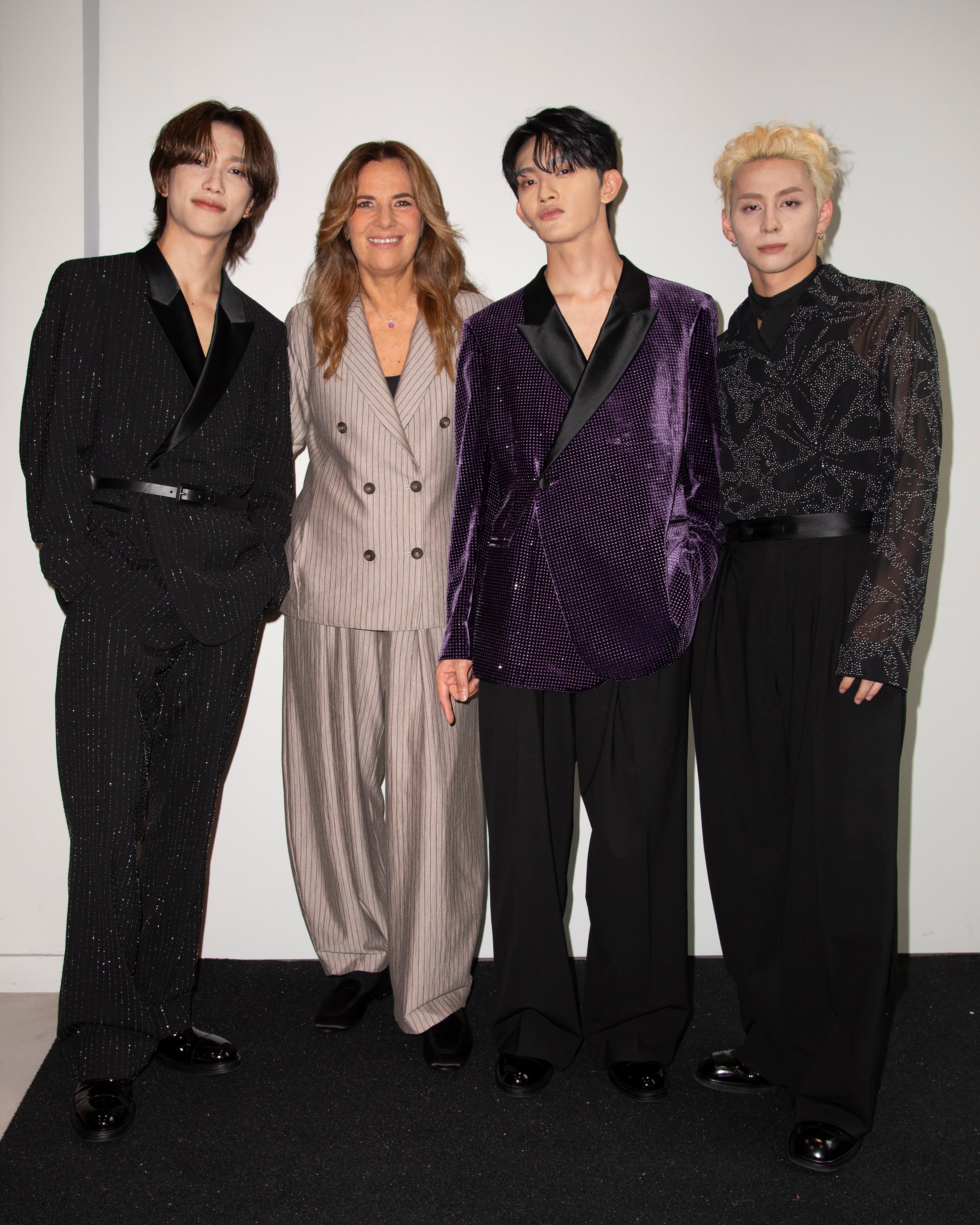 池崎理人、ロベルタ・アルマーニ、田島将吾、西洸人「エンポリオ アルマーニ24春夏ウィメンズコレクションショー」より（提供写真）