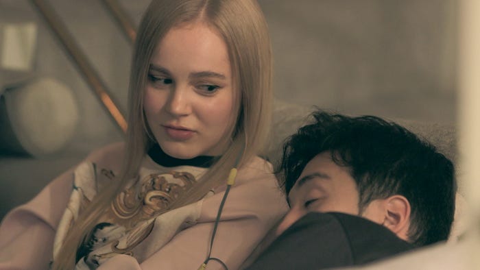 ビビ、凌「TERRACE HOUSE TOKYO 2019-2020」30th WEEK(C)フジテレビ/イースト・エンタテインメント