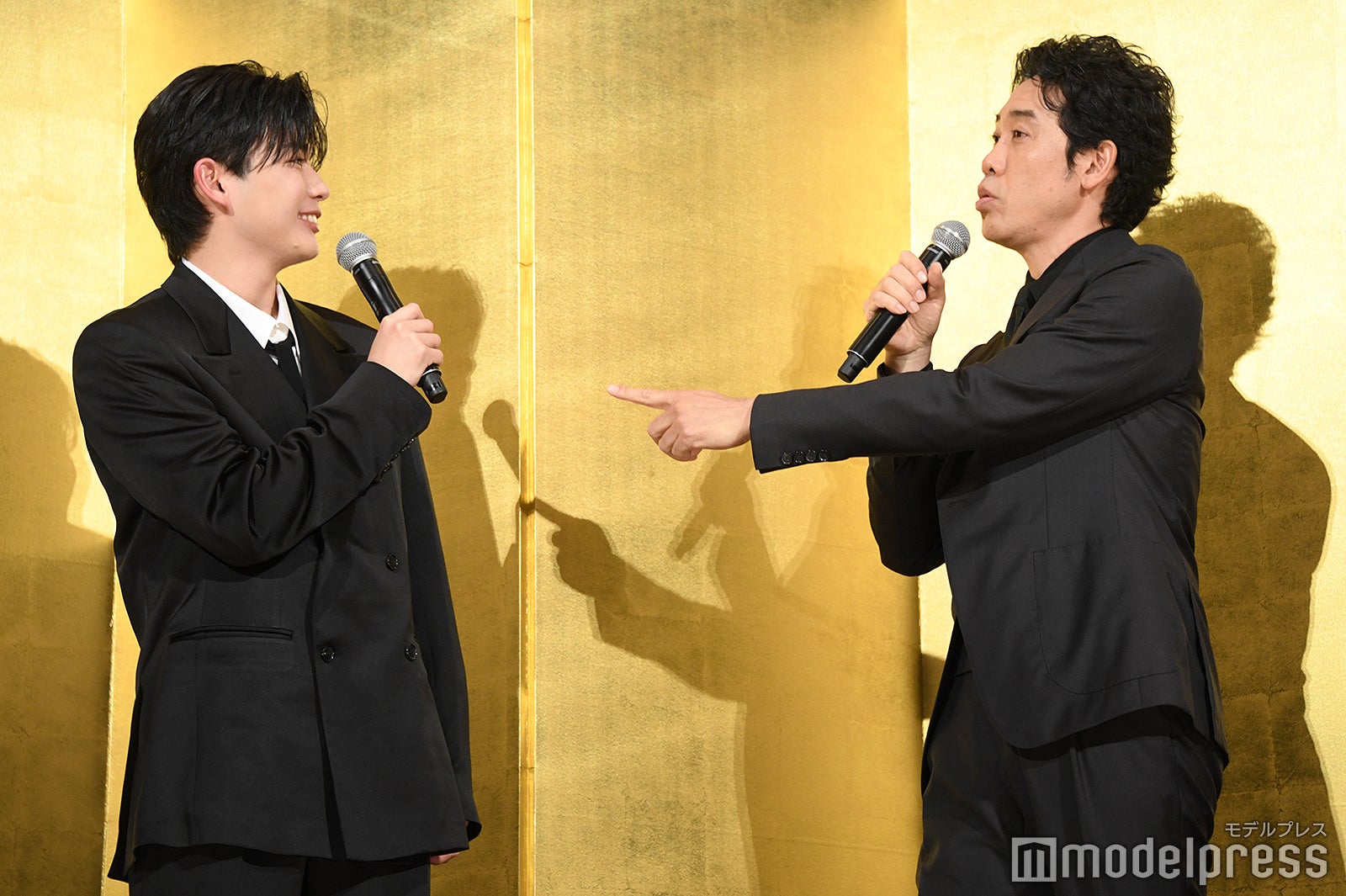 柄本明がTEAM NACSは観に来ないのになにわ男子のライブは観に行っていたことを嘆く大泉洋（C）モデルプレス