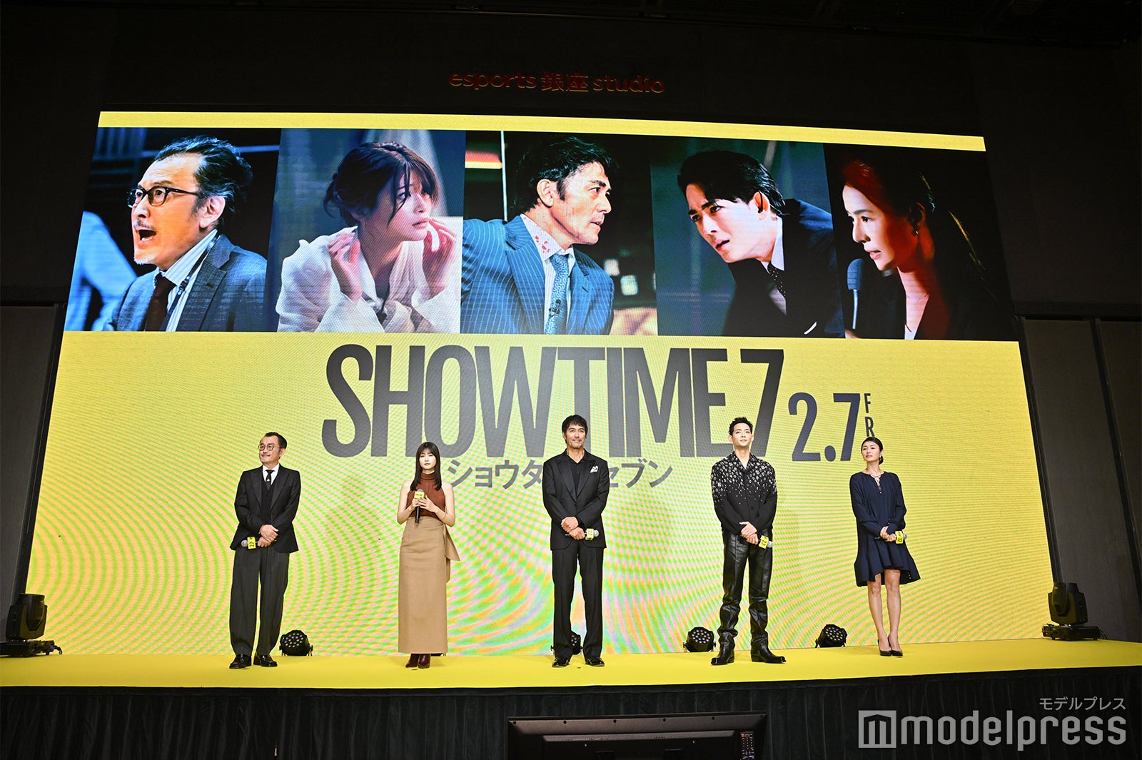 （左より）吉田鋼太郎、生見愛瑠、阿部寛、竜星涼、井川遥（C）モデルプレス