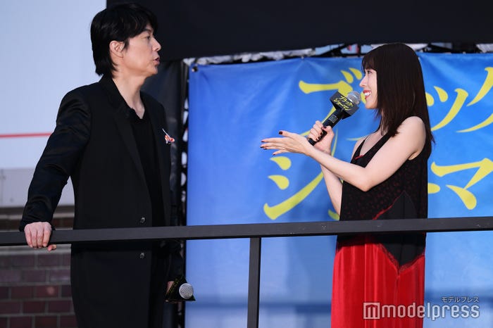 福山雅治、有村架純(C)モデルプレス