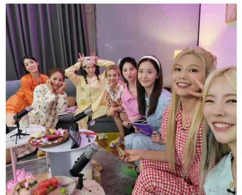 少女時代、パジャマ姿の団体オフショット公開 変わらぬ美貌に反響「永遠の憧れ」
