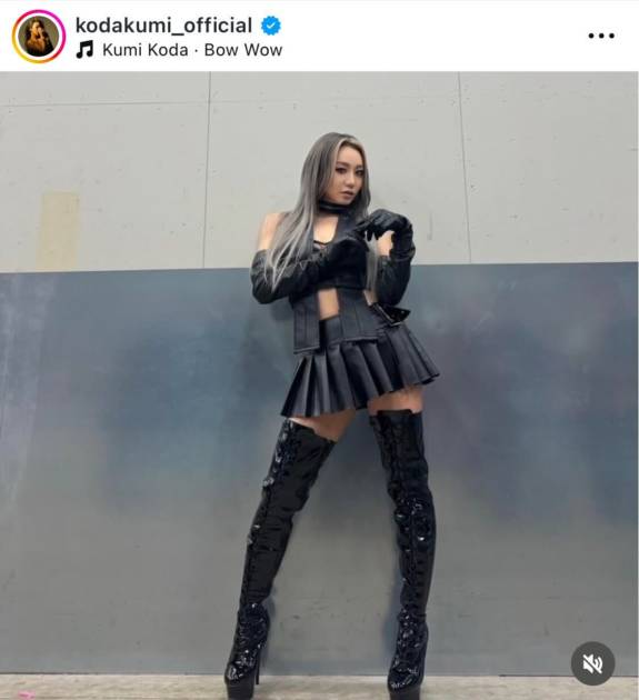 セクシーすぎ」倖田來未、美ふとももチラ見せのミニ丈SHOTに反響