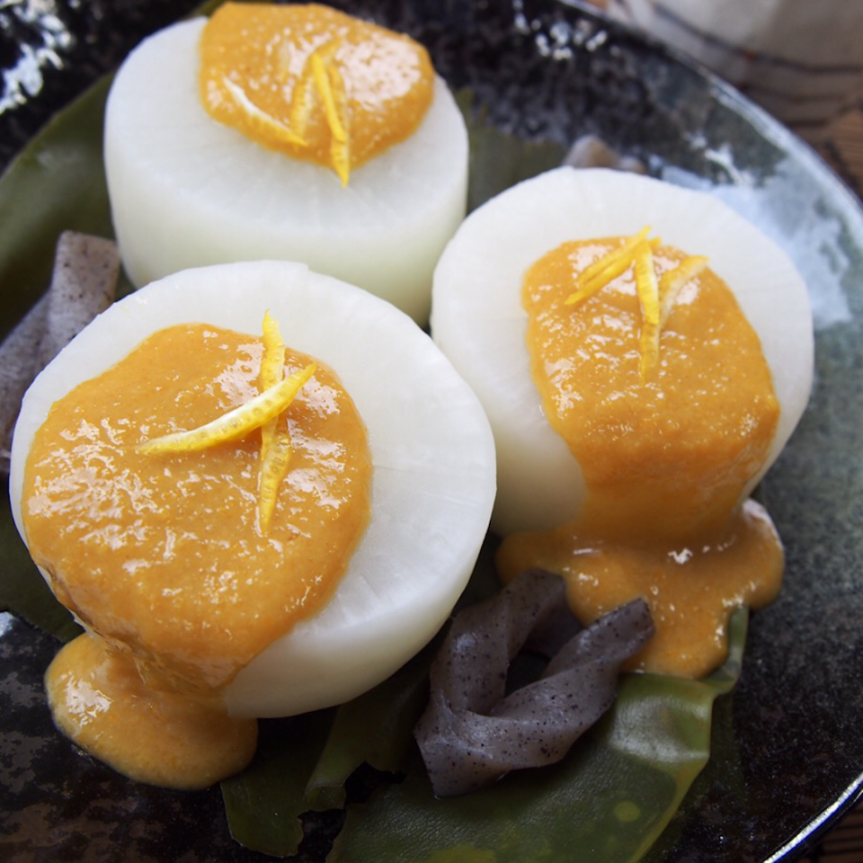 お出汁がジュワっと溢れ出す!ゆず味噌ふろふき大根