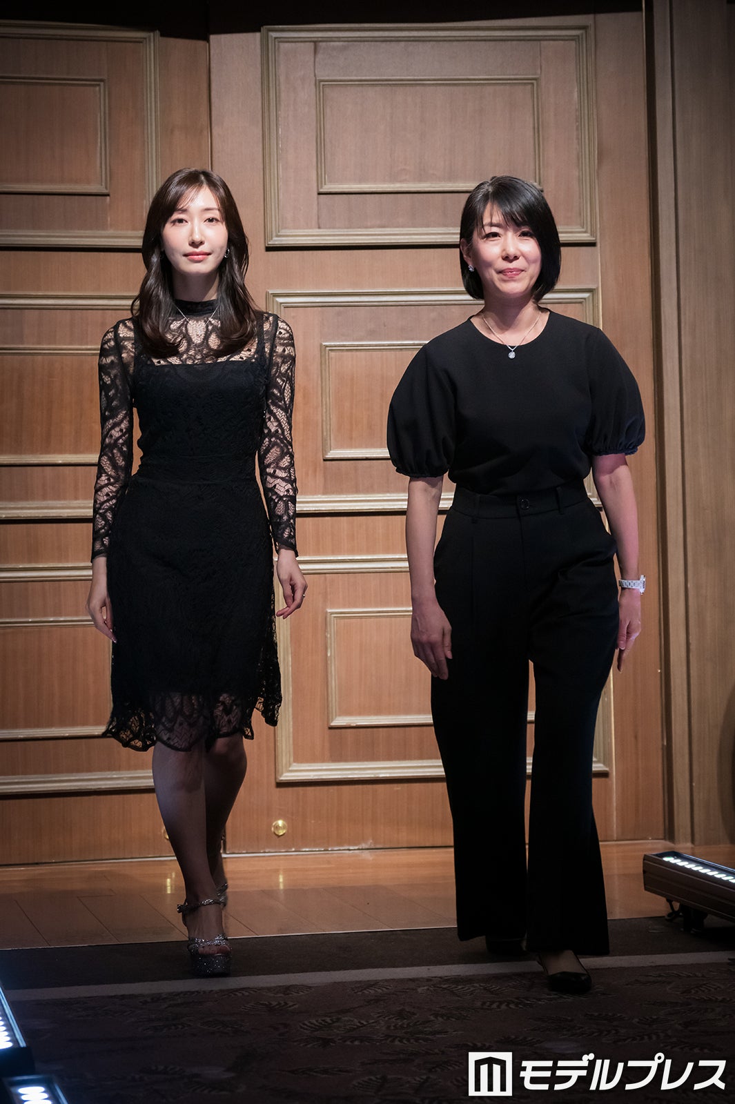 小林杏奈プロデューサー、寺田御子氏（C）モデルプレス