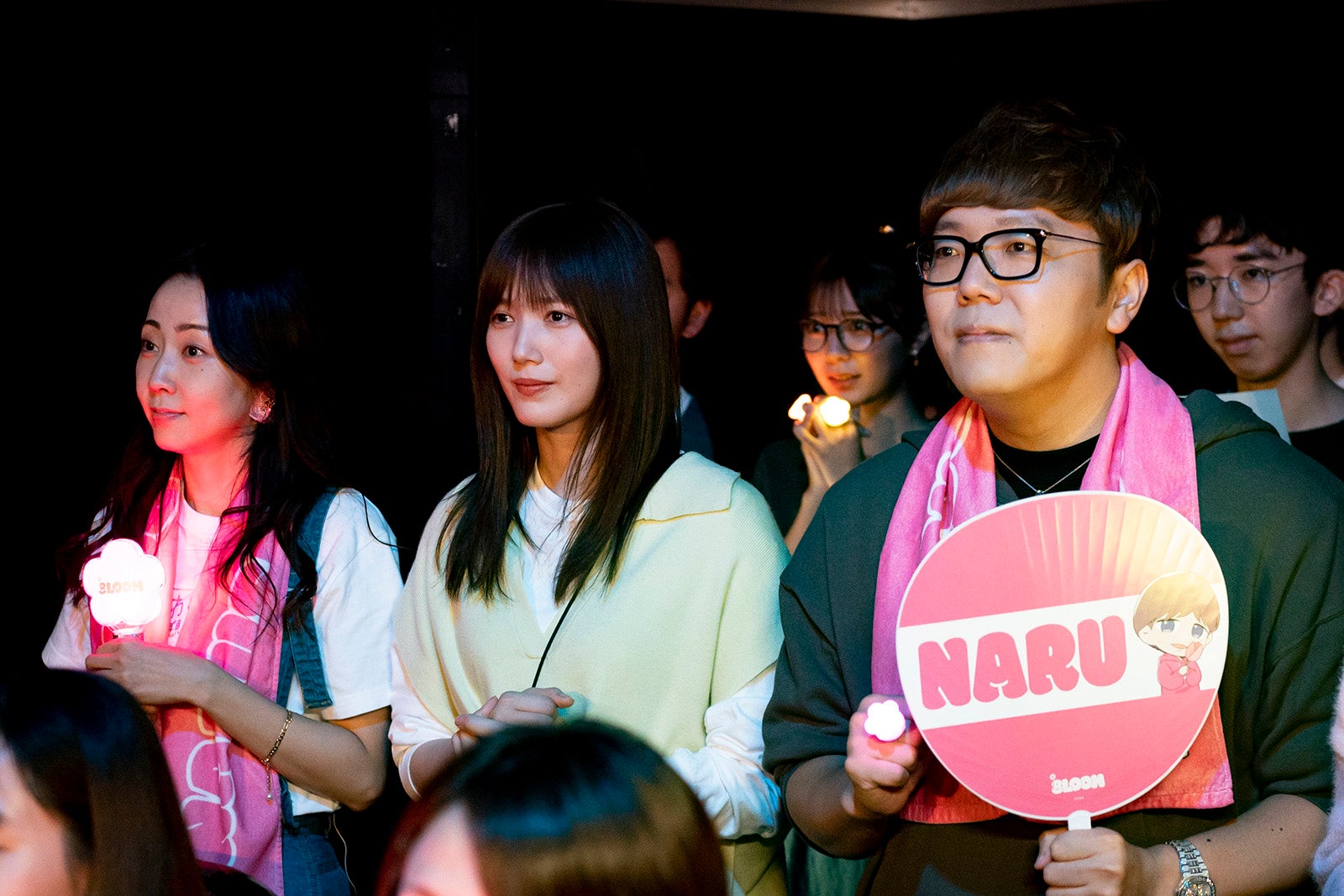 木南晴夏、本田翼、HIKAKIN 「君の花になる」第3話より（C）TBS