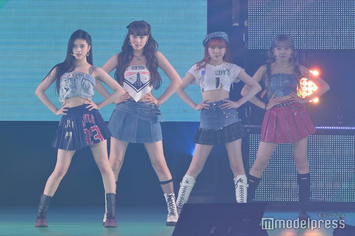 NiziU(C)モデルプレス