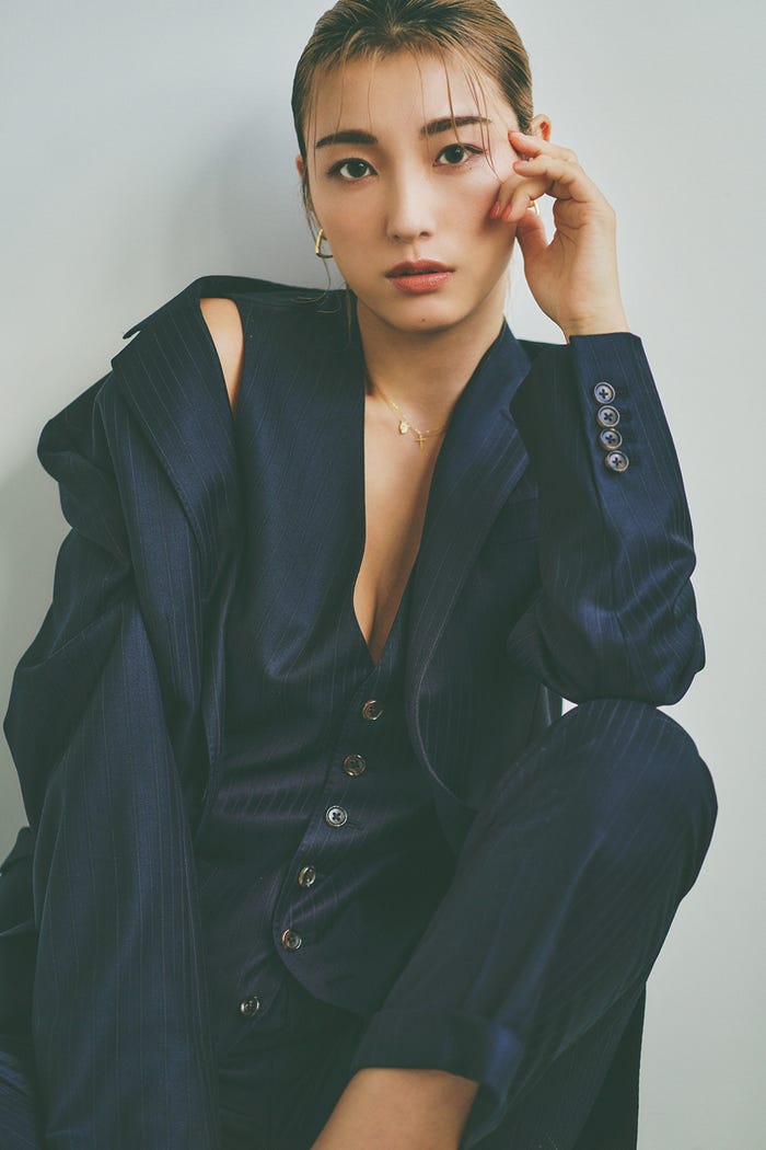 木下優樹菜 写真集『CORRECT』(双葉社)/撮影:橋本憲和