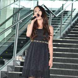 「東急シアターオーブ」オープニングセレモニーに出席したIU