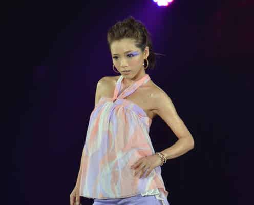 <速報>釈由美子、「裸になるより恥ずかしかった」 Radyでファッションショー初出演