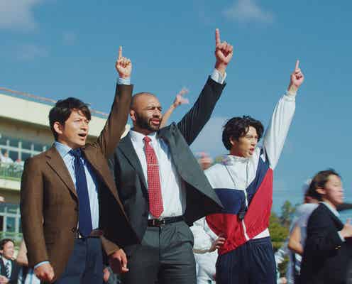 なにわ男子・道枝駿佑、“先生”V6岡田准一とCM共演 アイドル全開でスタッフも虜に