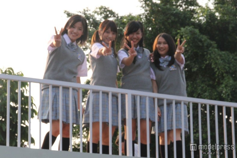 CM 撮影時の様子（左から）仲川遥香、高城亜樹、シャニア、メロディー（C）JKT48 project