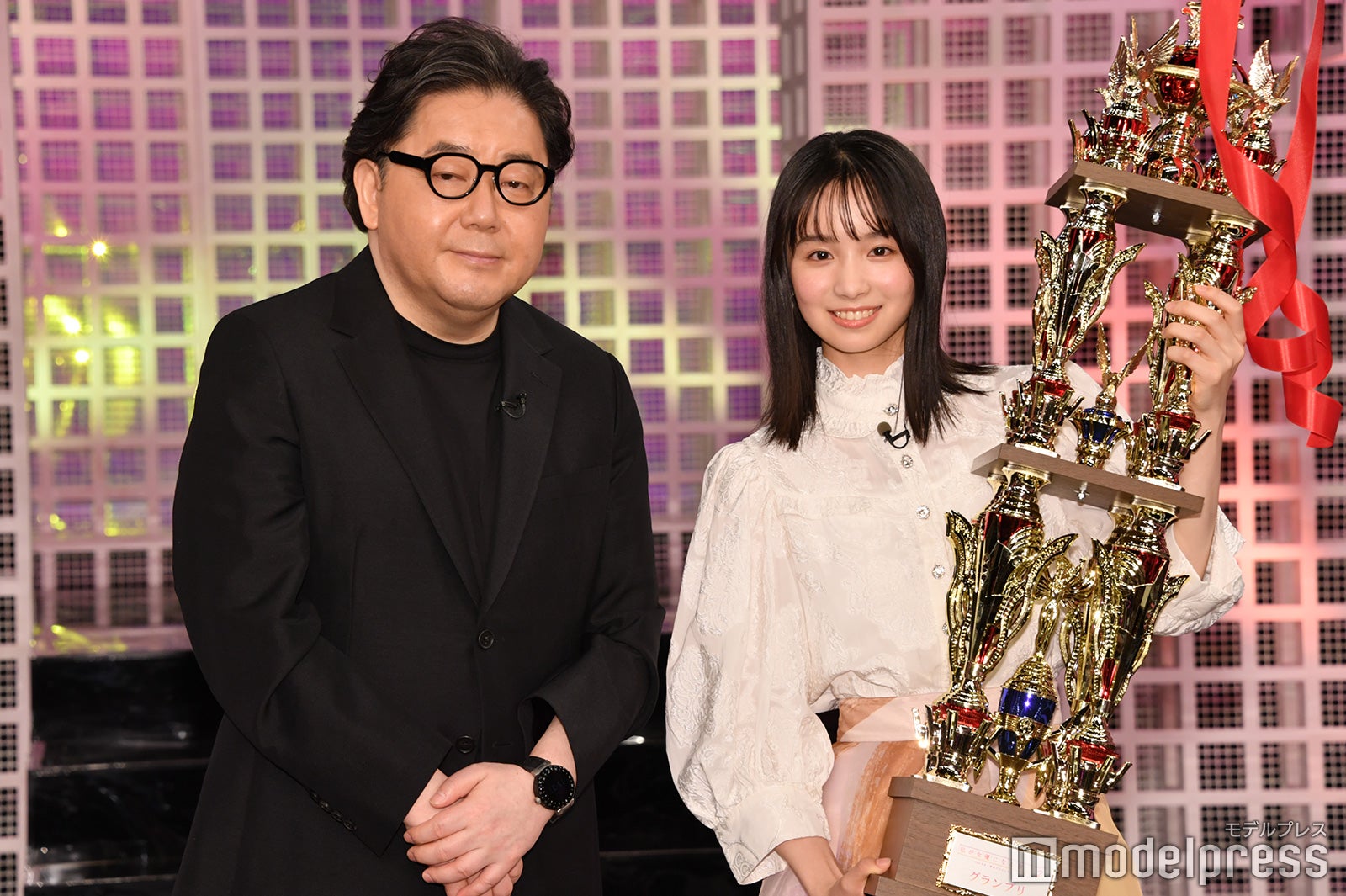 秋元康氏、幸澤沙良（C）モデルプレス