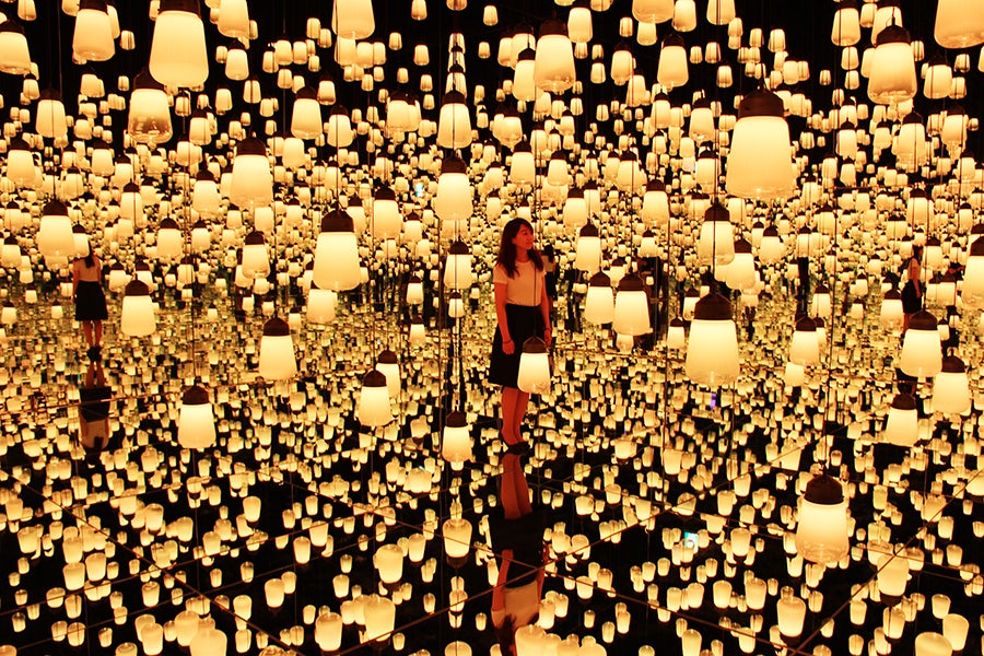 MORI Building DIGITAL ART MUSEUM: EPSON teamLab Borderless_ランプの森
