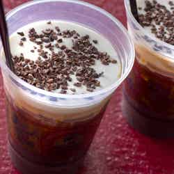 スペシャルアイスコーヒー（チョコレート＆クリーム）1杯￥900（C）Disney