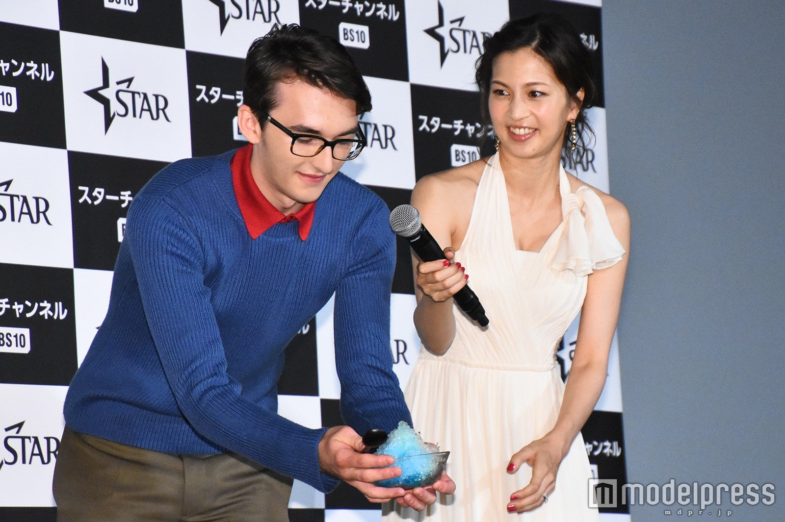 アイザック・ヘンプステッド＝ライト、安田美沙子（C）モデルプレス